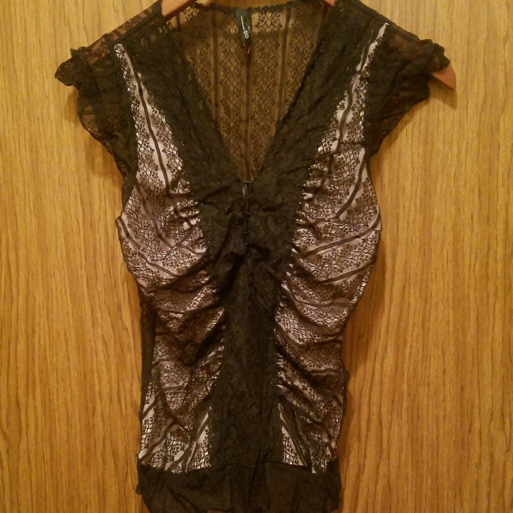Black Sleeveless Top